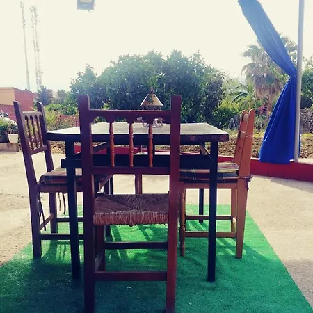 Casa Roja Hotel *